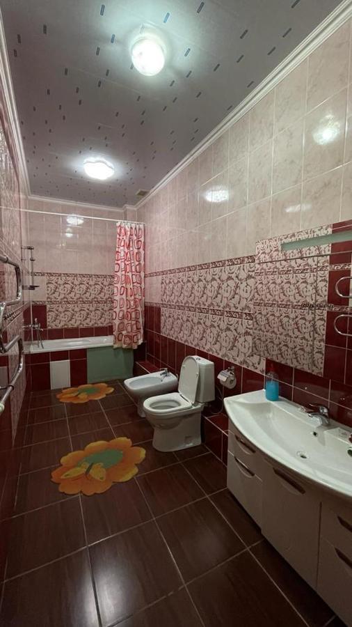 Rosa Roze Luxe House Hotell Karagandy Eksteriør bilde