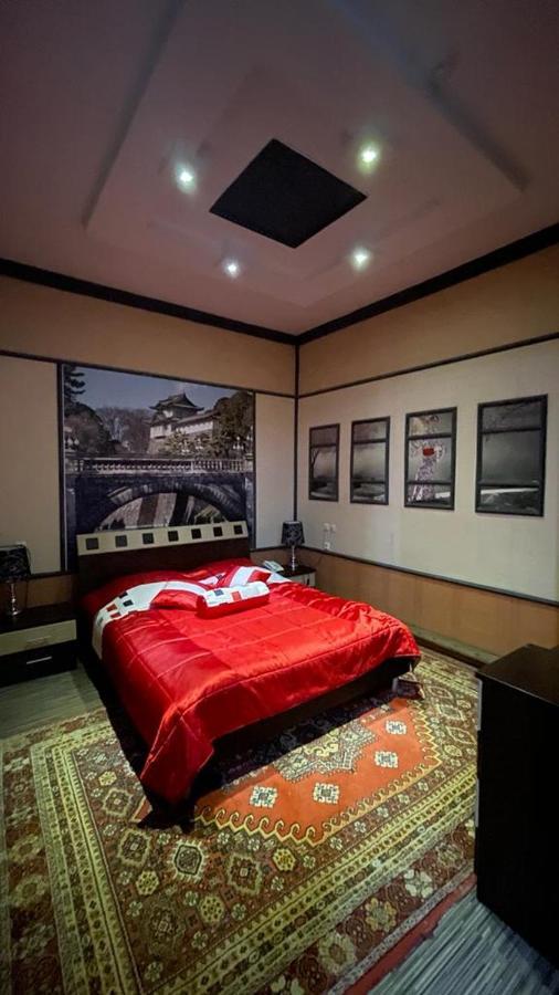 Rosa Roze Luxe House Hotell Karagandy Eksteriør bilde