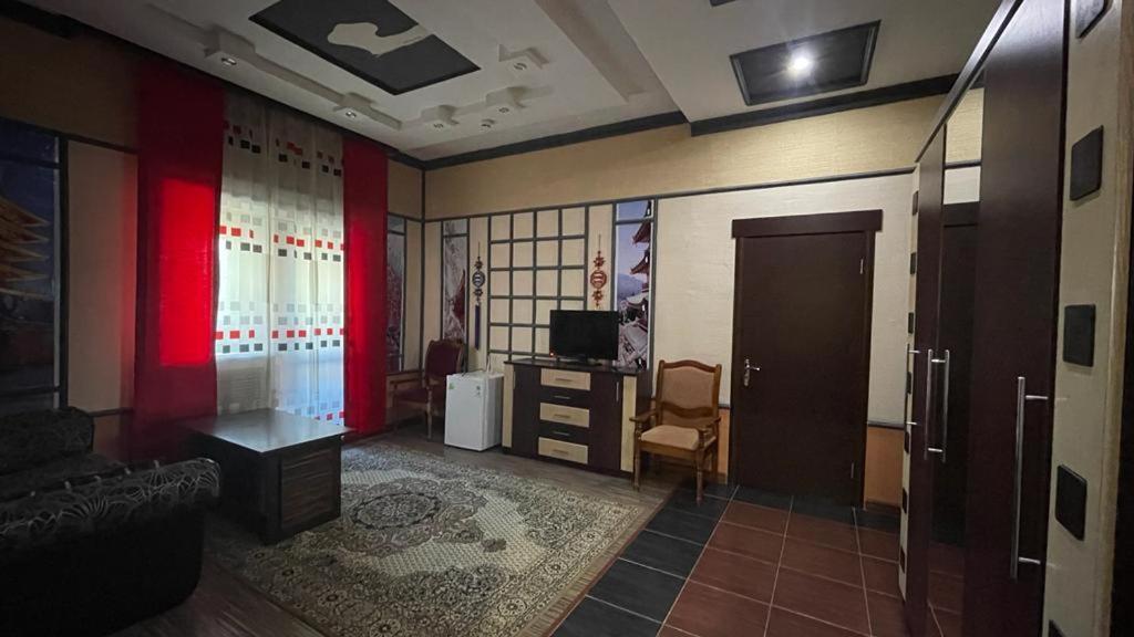 Rosa Roze Luxe House Hotell Karagandy Eksteriør bilde