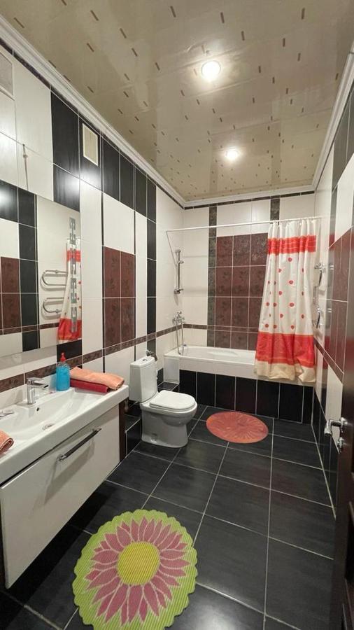 Rosa Roze Luxe House Hotell Karagandy Eksteriør bilde